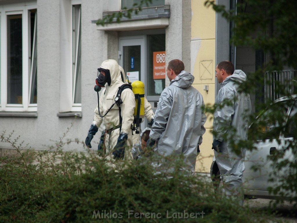 Einsatz BF Strahlenalarm Koeln Porz Gremberghoven HansestrP129.JPG